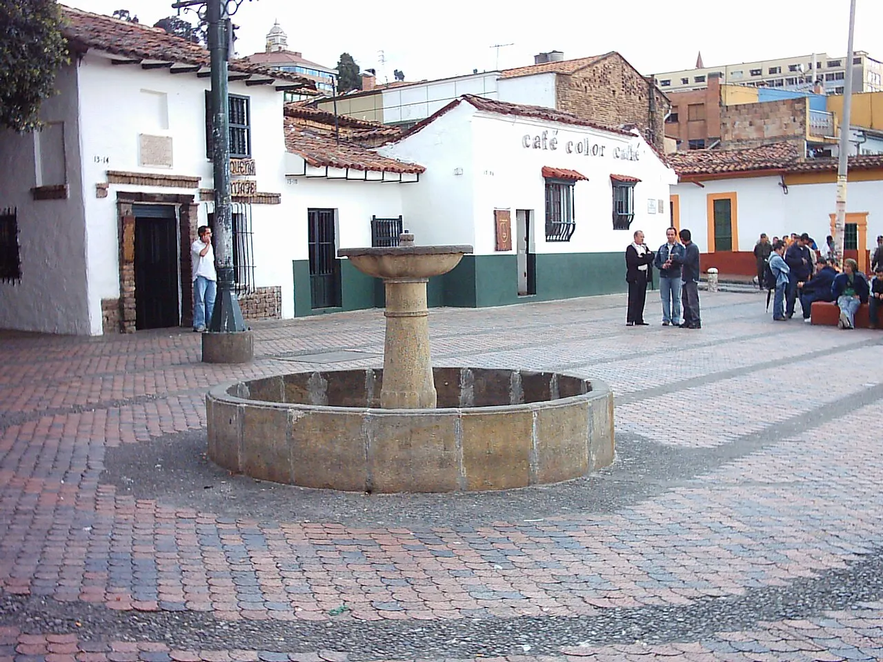 O chafariz de pedra na pracinha do Chorro de Quevedo, na Candelaria.