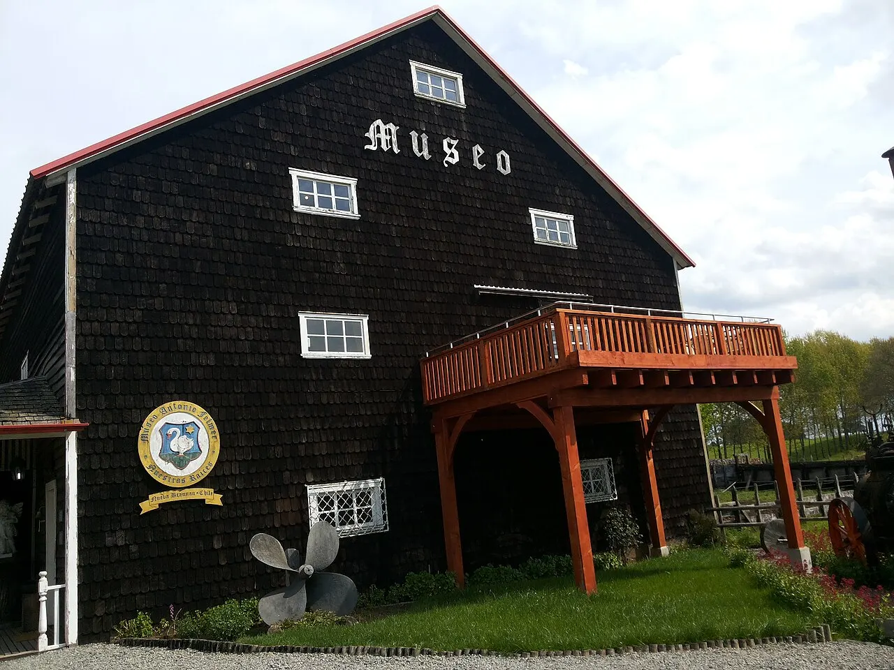Frutillar, Teatro del Lago e a memória rural de Nueva Braunau