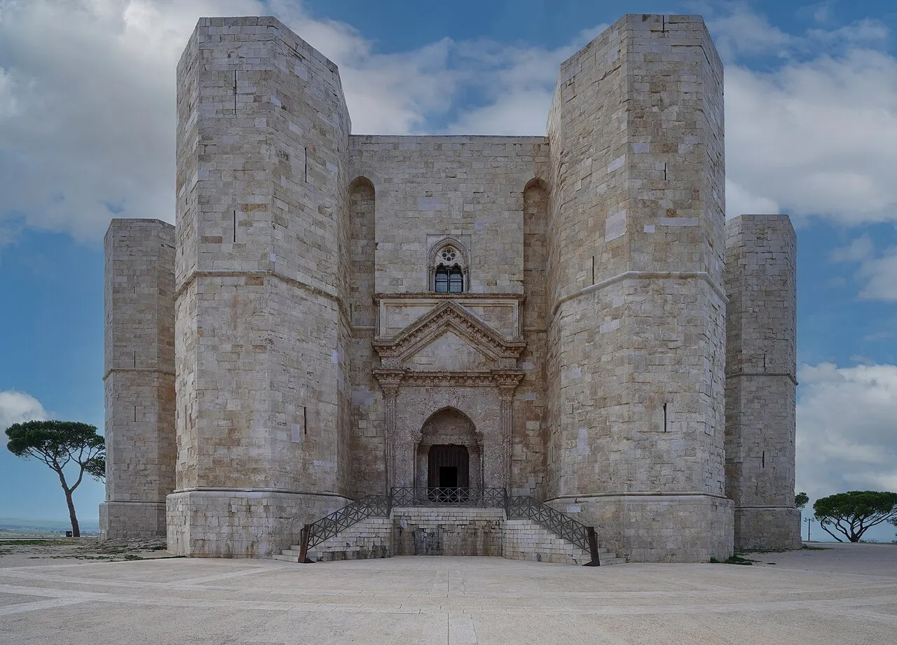 Bari com tempo para interiores ou Castel del Monte