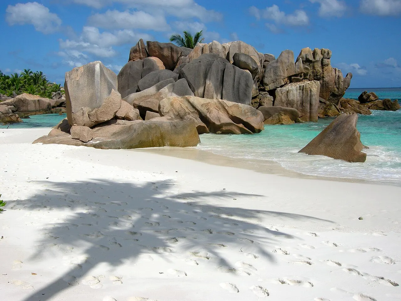 La côte est de La Digue et le retour