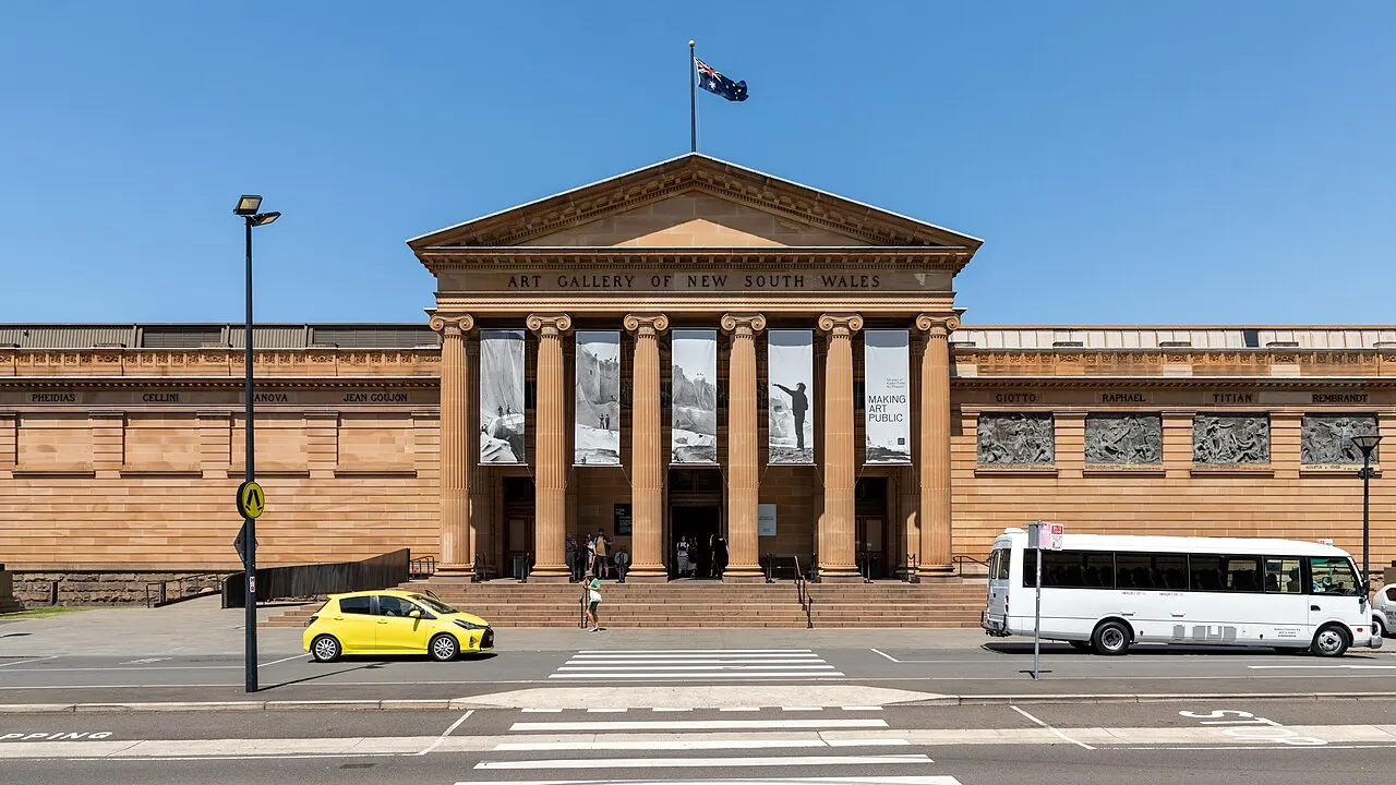 O pórtico de colunas da Art Gallery of New South Wales.
