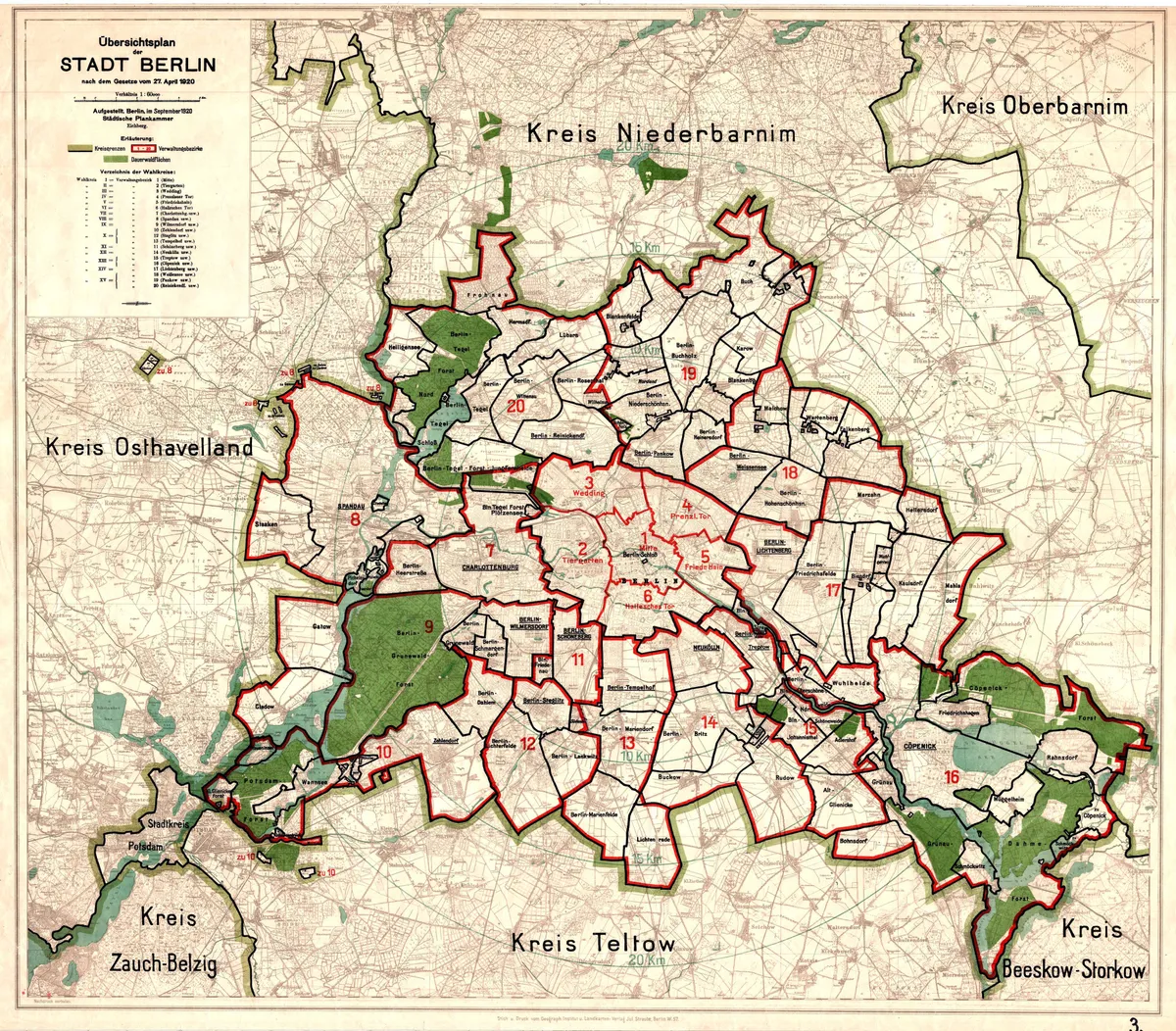 Mapa integral da Grande Berlim com limites destacados, vinte distritos numerados, áreas verdes e título que cita a lei de 27 de abril de 1920.