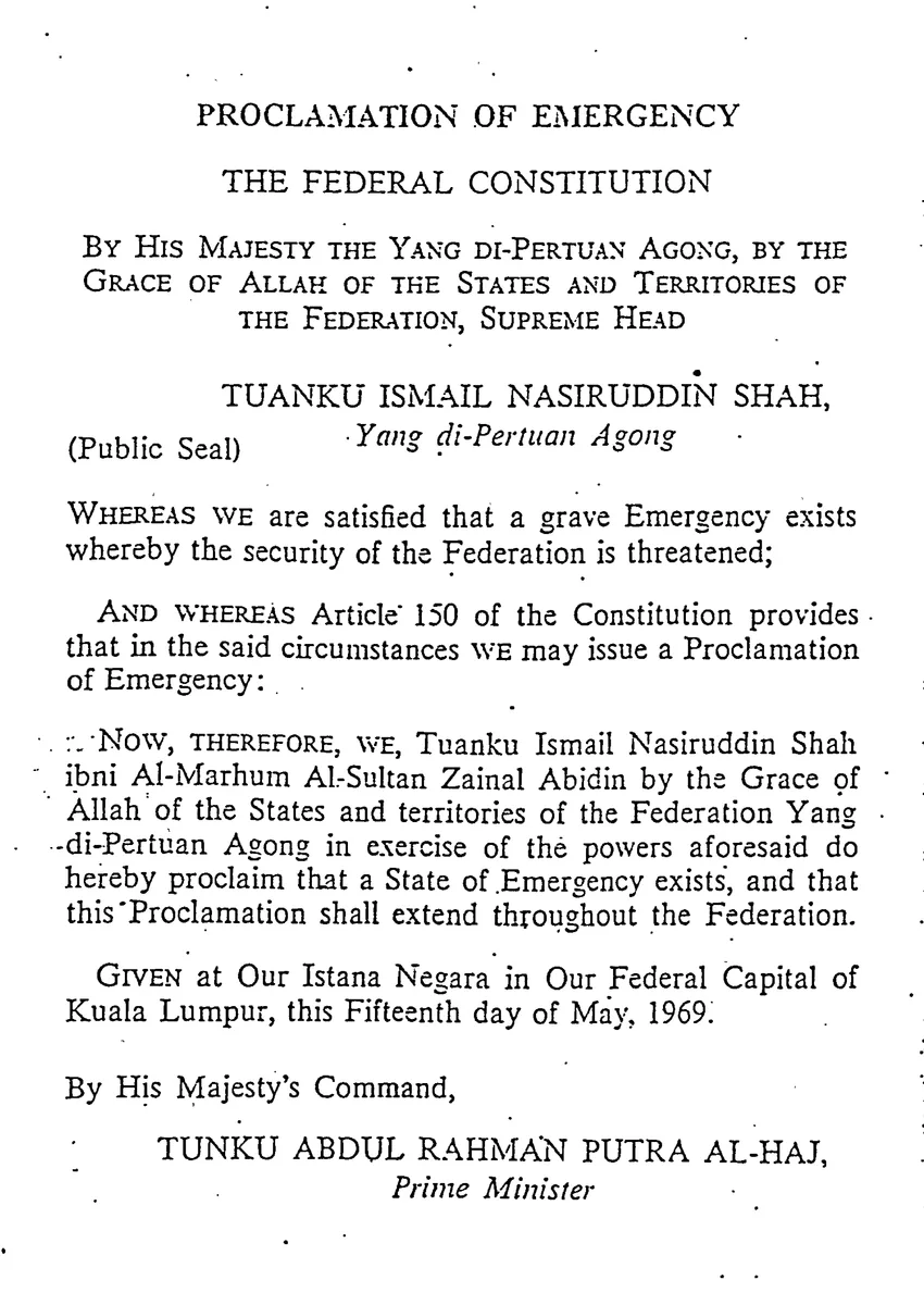 Página da proclamação de emergência da Malásia, em inglês, com a data de 15 de maio de 1969 e os nomes do rei e do primeiro-ministro.