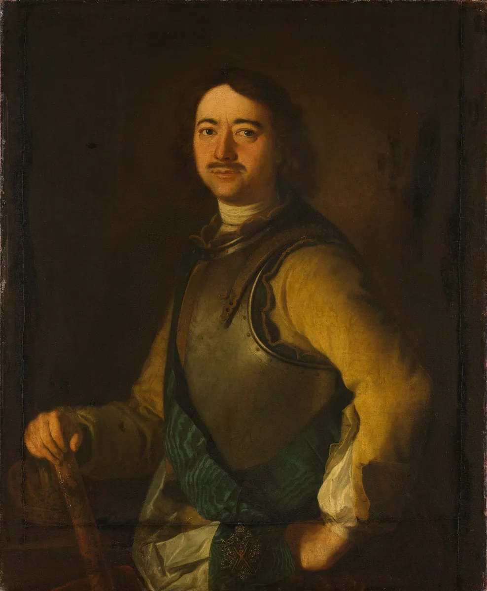 Retrato de homem com cabelos escuros, armadura, manga clara e faixa azul, sobre fundo escuro.