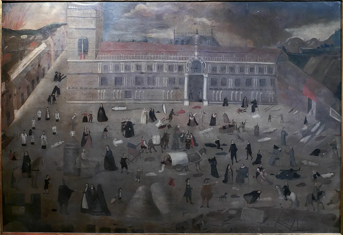 Pintura com hospital ao fundo, multidão, doentes e mortos na praça, barracas e inscrição sobre a peste de 1649.
